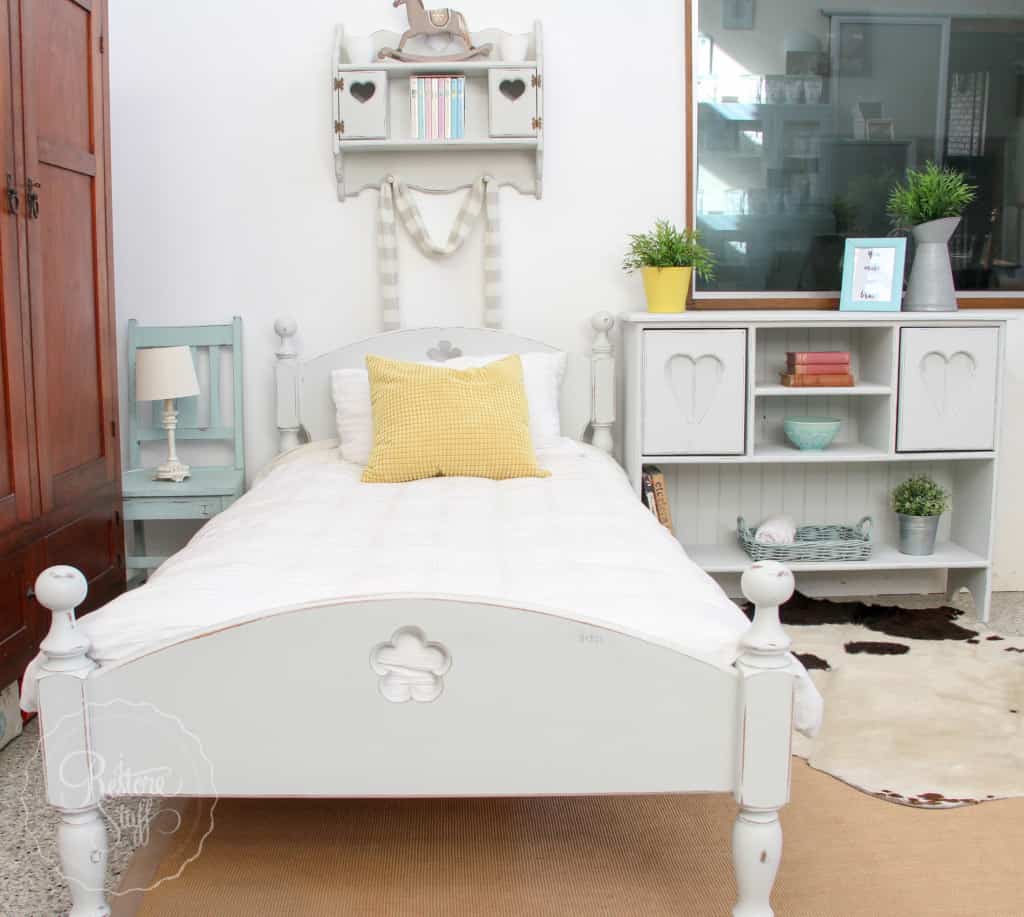 Indust white bed set-3195