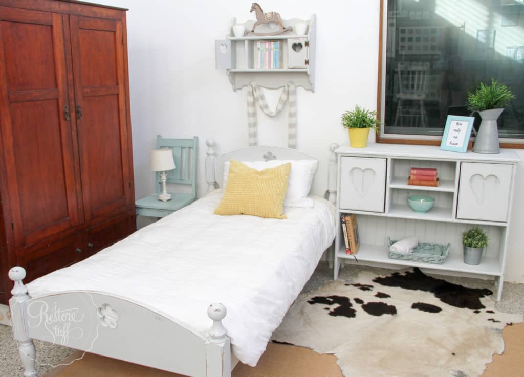 Indust white bed set-3210