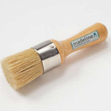 Madeline Medium wax Brush