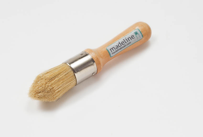 Madeline Wax Brush rounded mini