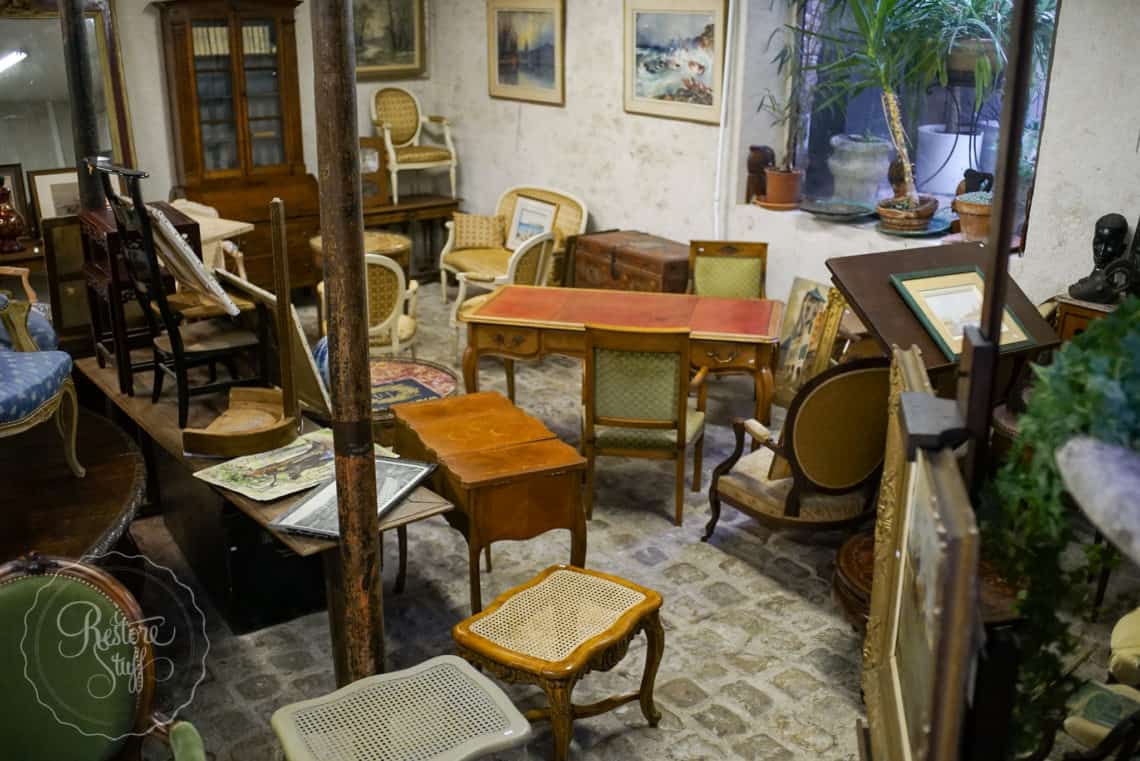 Antique store France