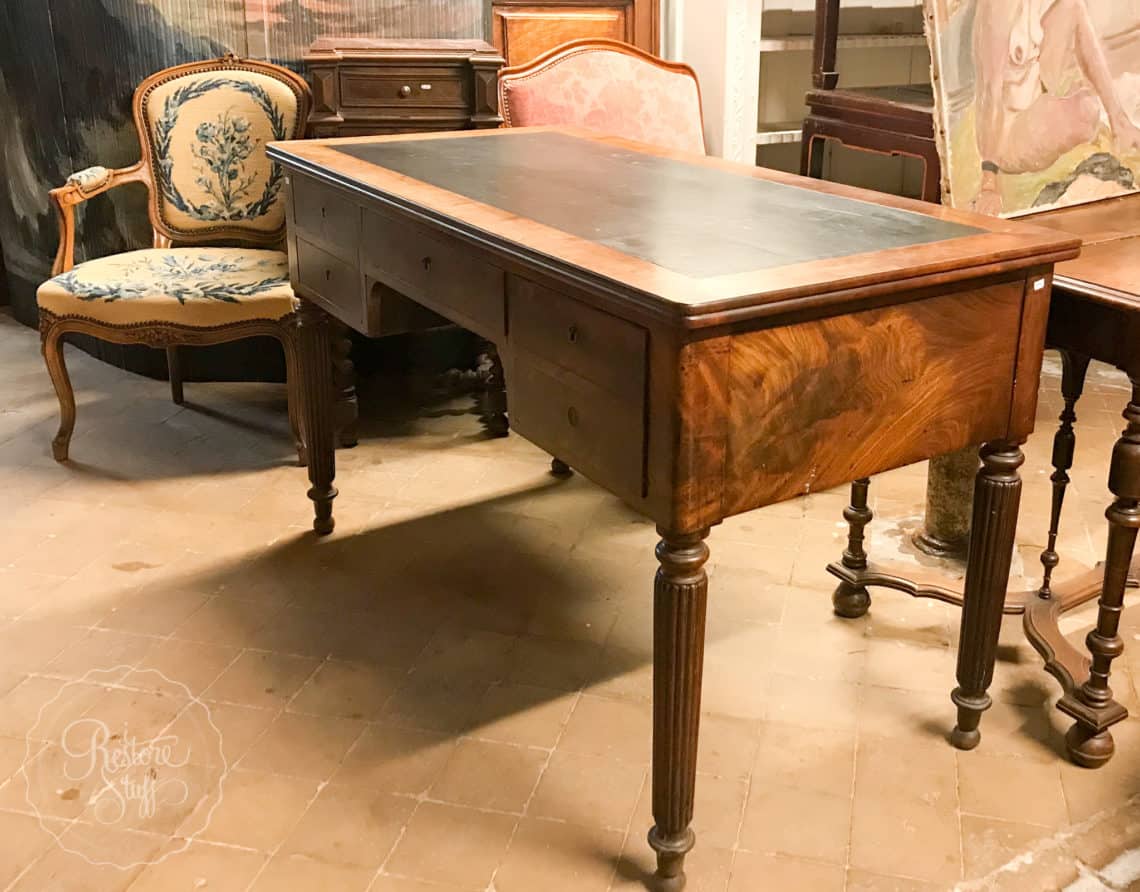 antique desk in versailles