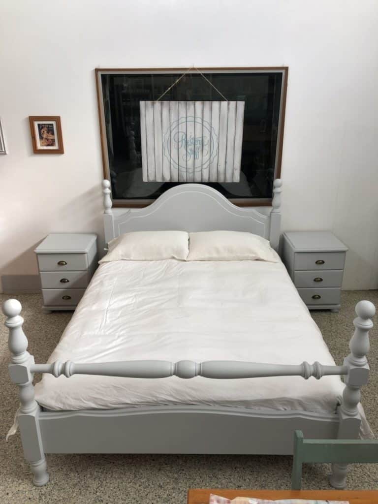 Queen bedroom set Sterling