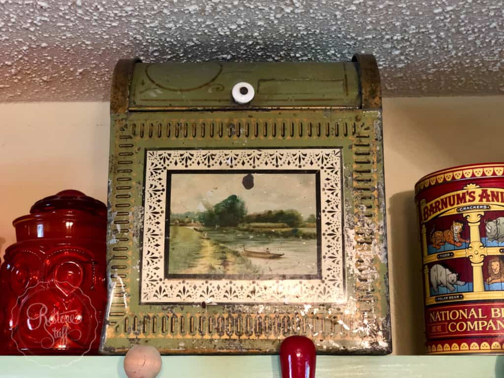 antiques & collectables tins