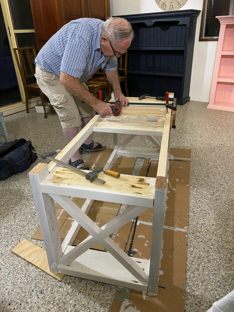 building farmhouse coffee table