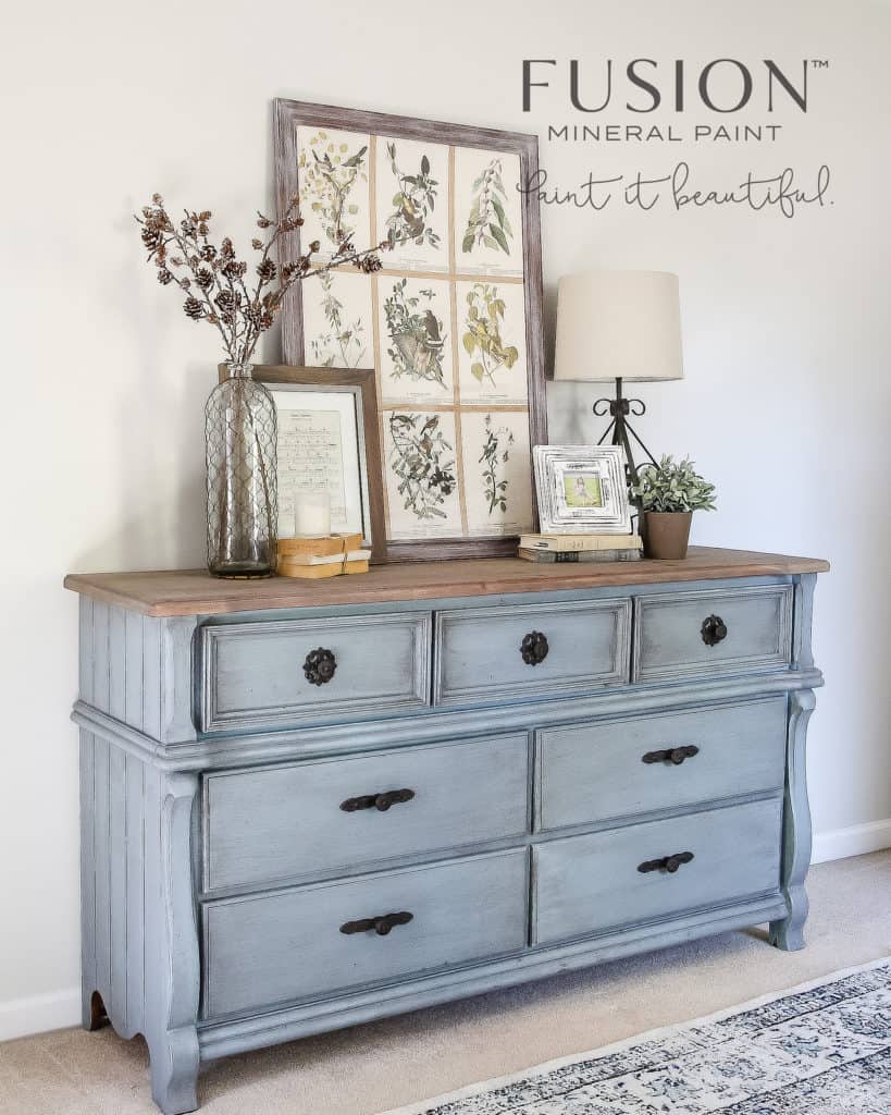 Create This Flawless Black Painted Furniture Using Mineral Chalk