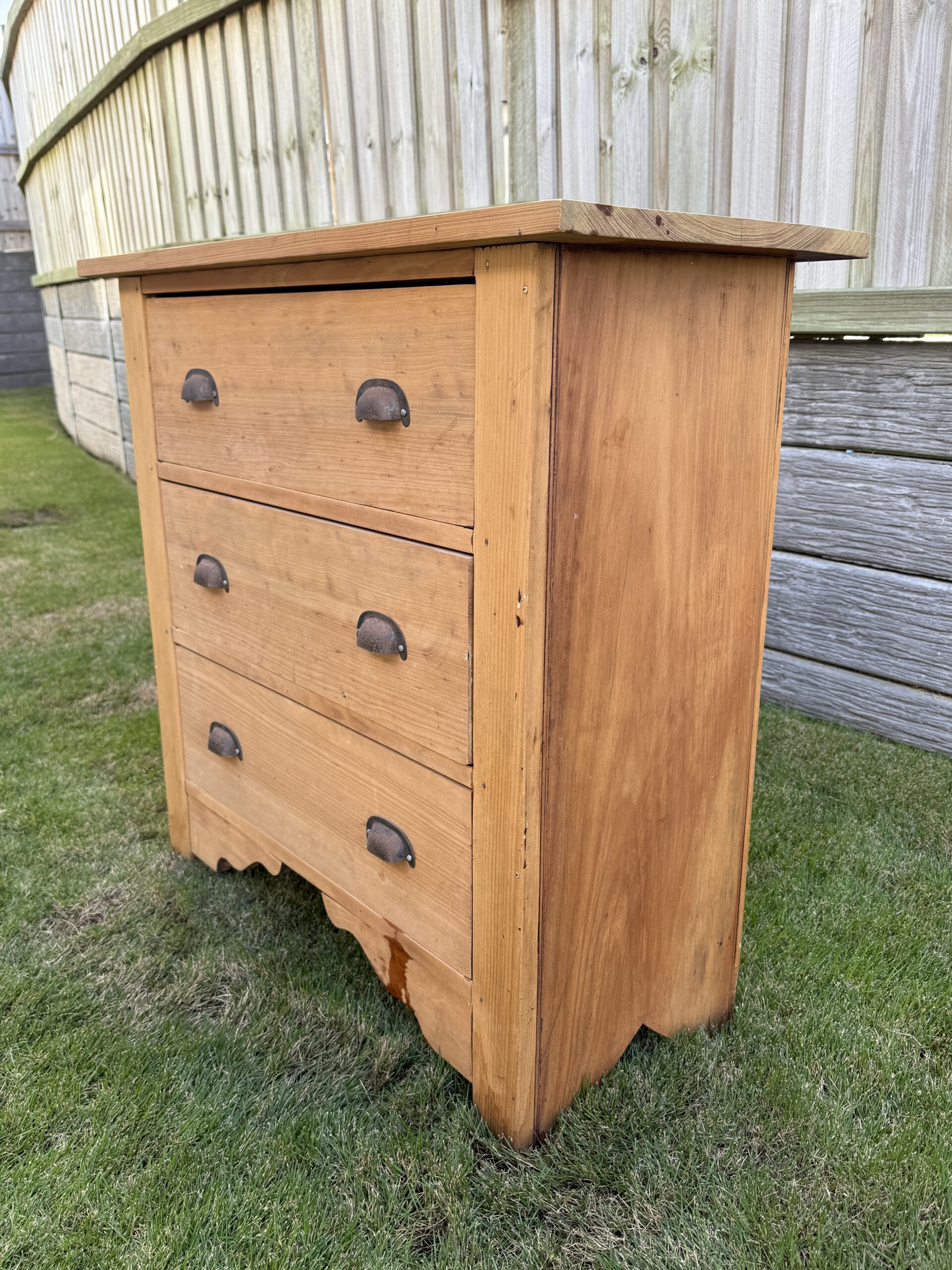 IMG_0164 Chest of drawers before