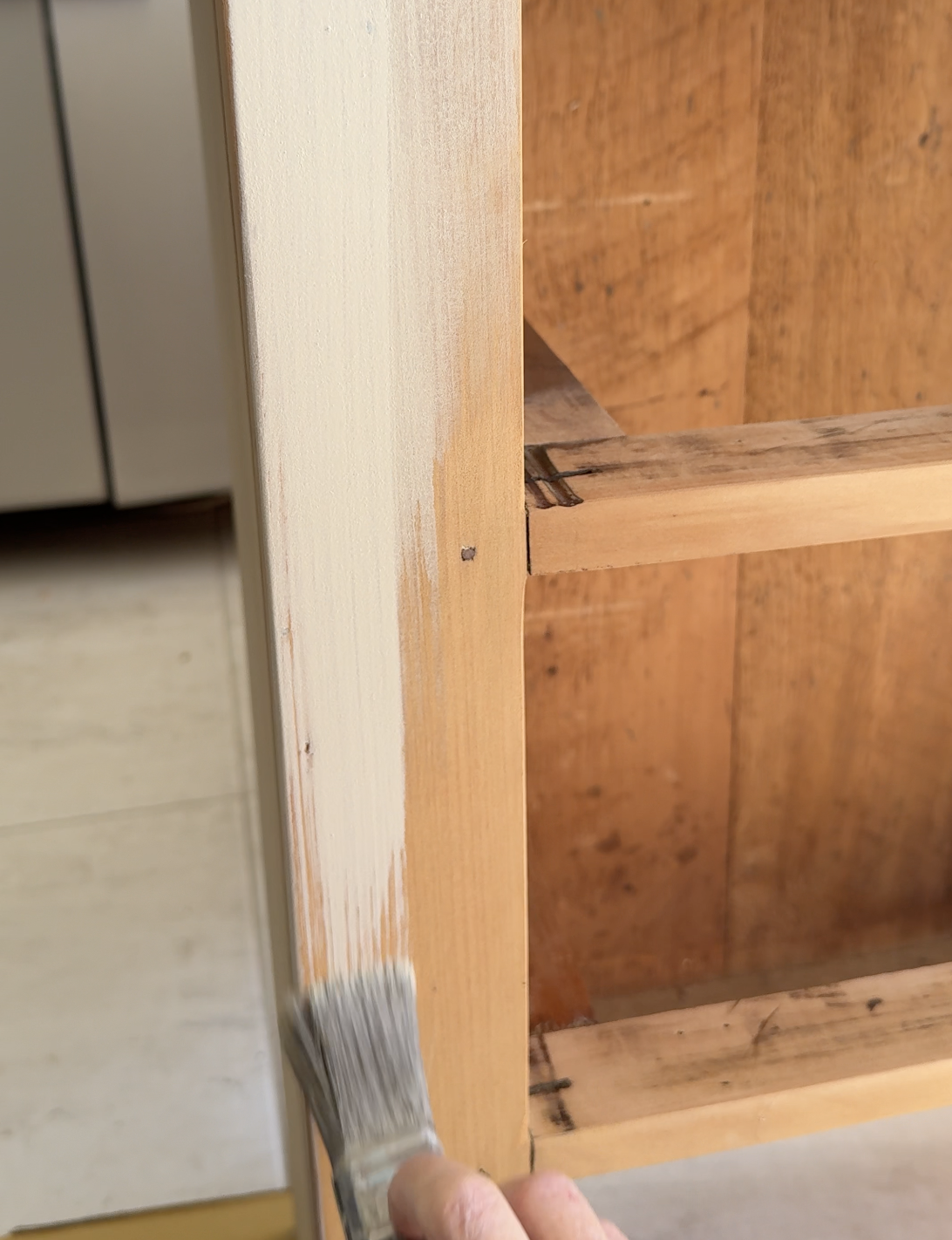 applying bellwood paint wash to pine drawers